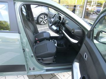 Car image 11