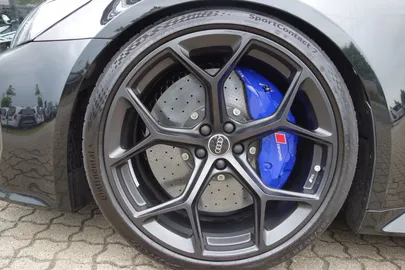 Car image 30