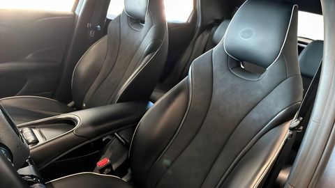 Car image 24