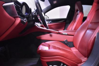 Car image 25