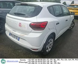 Car image 4