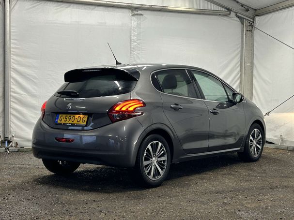 Peugeot 208 PureTech Allure 61 kW image number 2