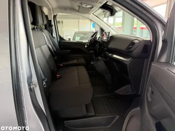 Car image 35
