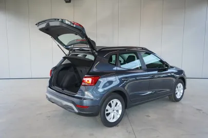 Car image 13