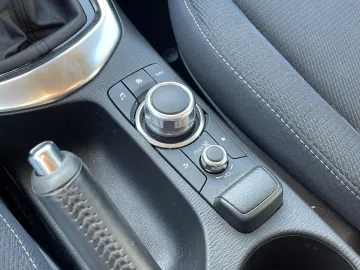 Car image 29