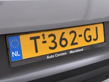 Car image 40