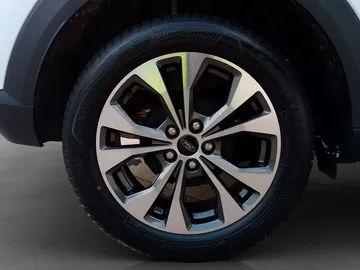 Car image 27
