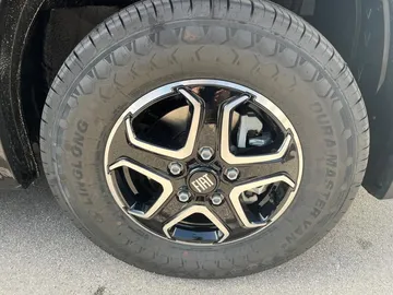 Car image 27