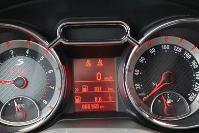Car image 23