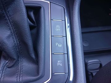 Car image 37