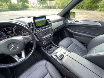 Car image 37