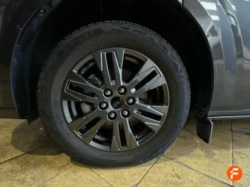 Car image 28