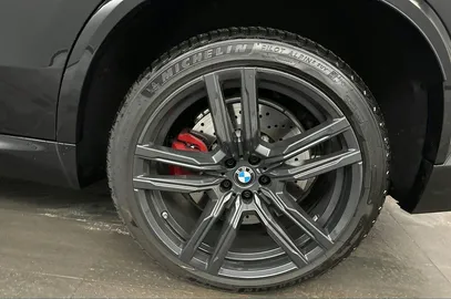 Car image 32