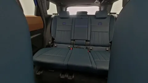 Car image 26