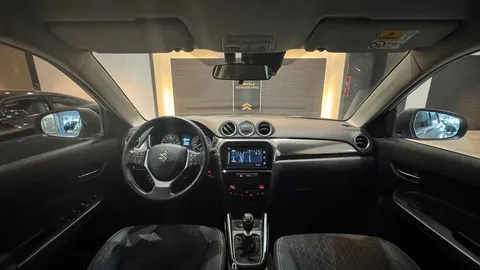 Car image 15