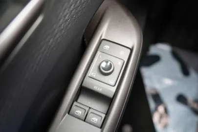 Car image 48