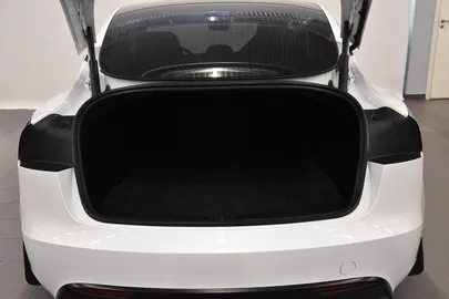 Car image 27