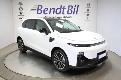 Car image 2
