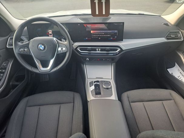 BMW 318i 115 kW image number 14