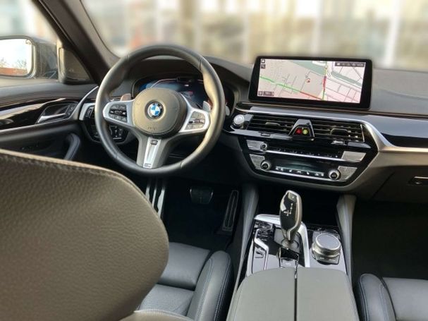 BMW 520d Touring xDrive 140 kW image number 11