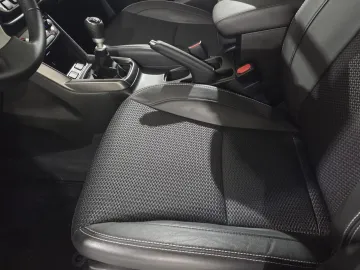 Car image 37