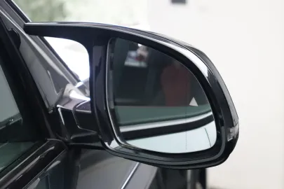 Car image 35