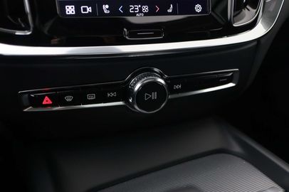 Car image 36