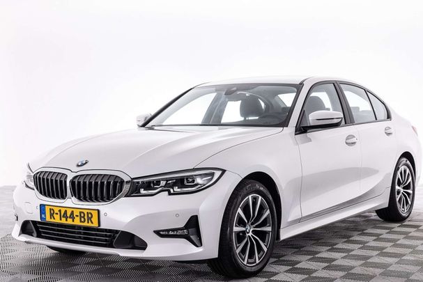 BMW 320i 135 kW image number 24