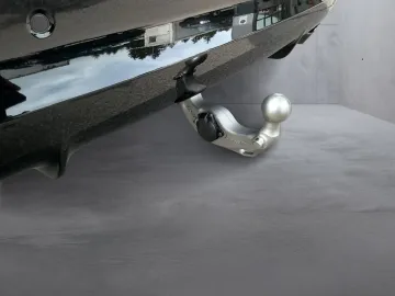 Car image 32