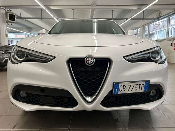 Alfa Romeo Stelvio 2.2 Diesel AT8 118 kW image number 2