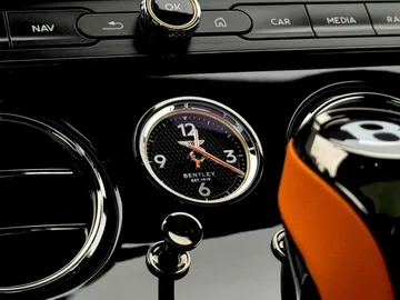 Car image 25