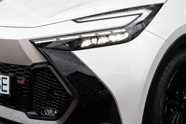 Toyota C-HR 145 kW image number 7