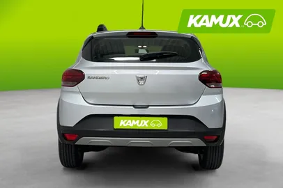 Car image 5