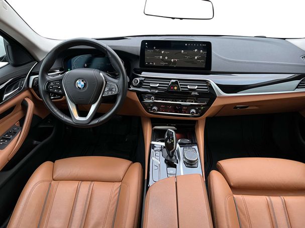 BMW 530d Luxury Line 210 kW image number 8