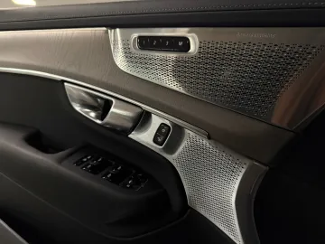 Car image 46