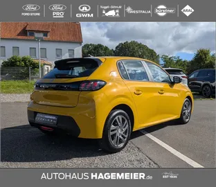 Car image 4