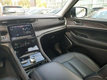 Car image 29