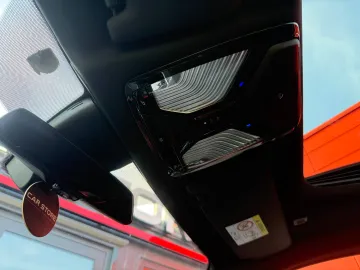 Car image 32