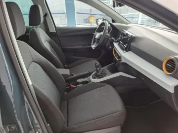 Car image 5