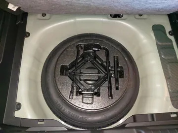 Car image 29