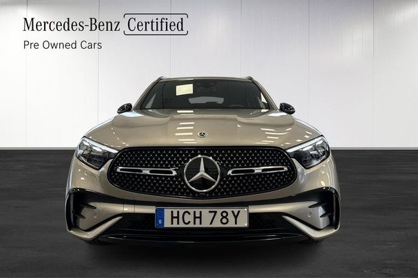 Mercedes-Benz GLC 300 e AMG 4Matic 233 kW image number 3