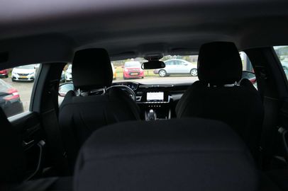 Car image 30