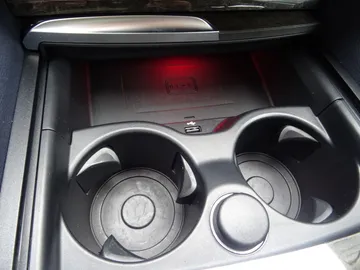 Car image 29