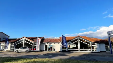 Car image 28