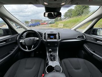 Car image 10