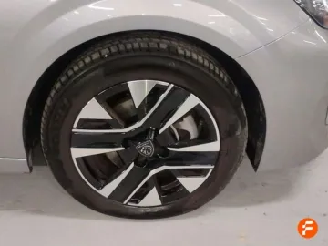 Car image 29