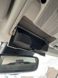 Car image 35