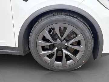 Car image 38