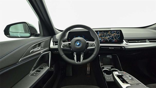 BMW iX1 xDrive30 225 kW image number 17