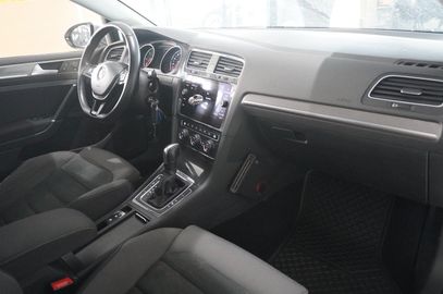 Car image 26